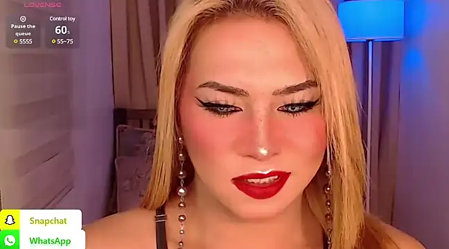 QUEEN GIAMOORE69 online show from 12-12-24, 09:58