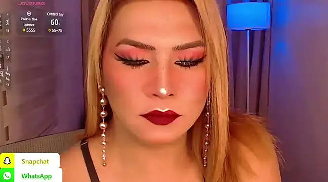 QUEEN GIAMOORE69 online show from 01-10-25, 09:42