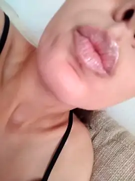 baby sweet girl  online show from 06-18-26, 04:34