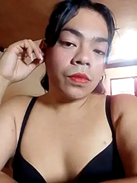 amazingOLIVIA online show from 12-16-25, 03:22