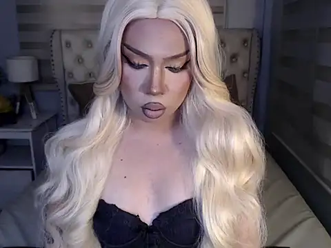 Snapshot of RebecaNextToYou chatting on 02-21-26, 04:53 RebecaNextToYou online show from 02-21-26, 04:53