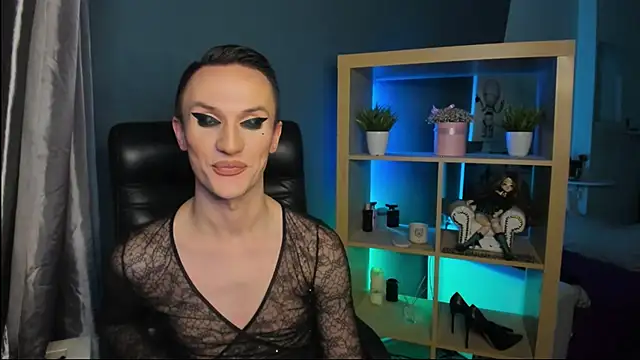 Cristal Connors online show from 12-17-24, 04:21