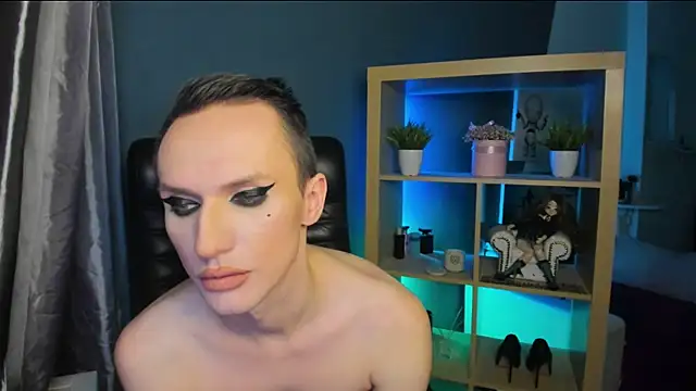 Cristal Connors online show from 12-23-24, 02:50