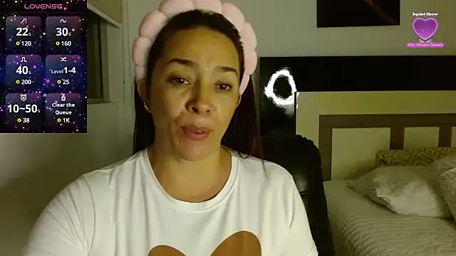 Snapshot of emma__31 chatting on 02-24-25, 02:30 emma 31 online show from 02-24-25, 02:30