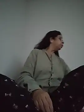 Susannemilf online show from 11-19-25, 03:34