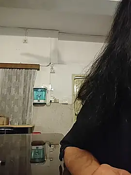 Susannemilf online show from 04-17-26, 02:36