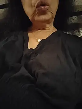 Susannemilf online show from 04-12-26, 05:16