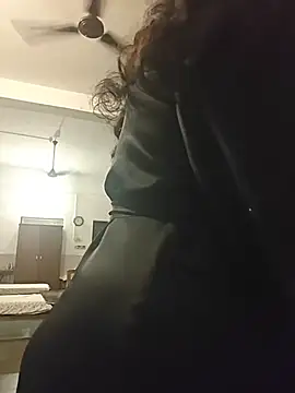 Snapshot of Susannemilf chatting on 05-02-26, 05:18 Susannemilf online show from 05-02-26, 05:18