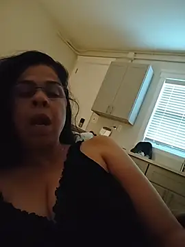 Susannemilf online show from 10-27-25, 03:13