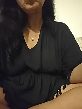 Snapshot of Susannemilf chatting on 04-19-26, 06:10 Susannemilf online show from 04-19-26, 06:10