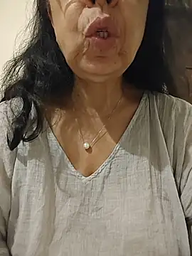 Susannemilf online show from 04-03-26, 03:57