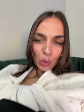 Bad Giorgia online show from 10-22-25, 11:42