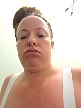 julimonroe online show from 04-15-26, 07:58