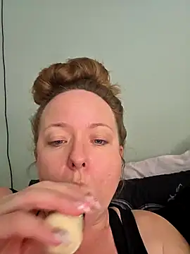 julimonroe online show from 04-11-26, 07:39