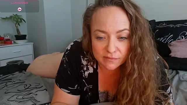 julimonroe online show from 02-17-26, 07:00