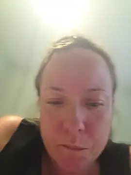 Snapshot of julimonroe chatting on 06-28-26, 01:56 julimonroe online show from 06-28-26, 01:56
