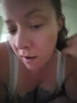Snapshot of julimonroe chatting on 06-27-26, 02:17 julimonroe online show from 06-27-26, 02:17