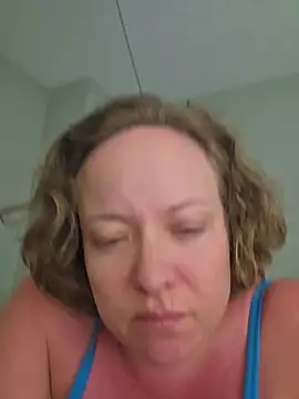 Snapshot of julimonroe chatting on 07-21-26, 12:35 julimonroe online show from 07-21-26, 12:35