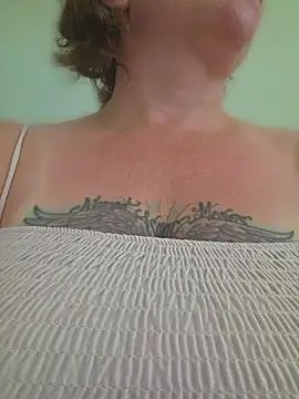Snapshot of julimonroe chatting on 07-23-26, 03:41 julimonroe online show from 07-23-26, 03:41