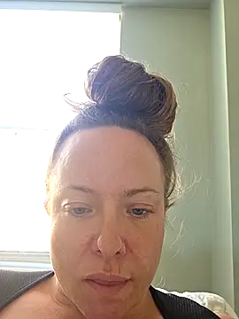 julimonroe online show from 11-14-25, 07:28