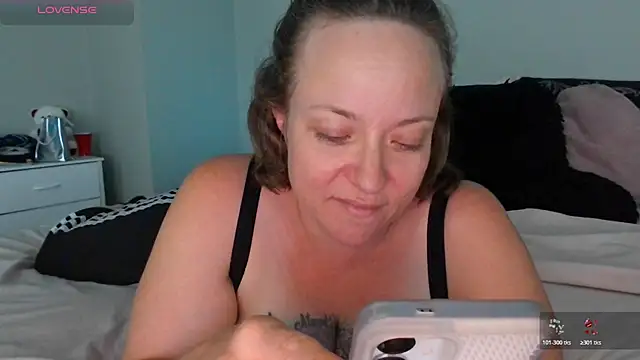 Snapshot of julimonroe chatting on 07-18-26, 02:20 julimonroe online show from 07-18-26, 02:20