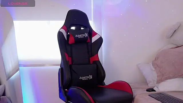 Lia Tinez online show from 03-18-26, 09:48