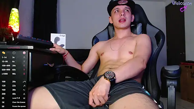 Snapshot of Angel-Twink chatting on 02-21-26, 03:30 Angel-Twink online show from 02-21-26, 03:30