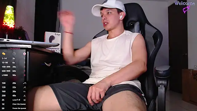 Snapshot of Angel-Twink chatting on 02-12-26, 02:33 Angel-Twink online show from 02-12-26, 02:33