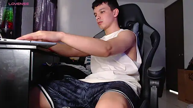 Snapshot of Angel-Twink chatting on 02-09-26, 09:46 Angel-Twink online show from 02-09-26, 09:46