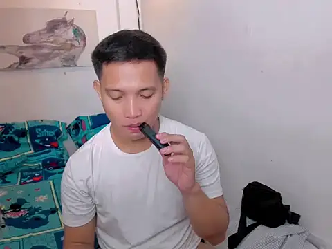 xSebastian19 online show from 12-21-25, 09:37