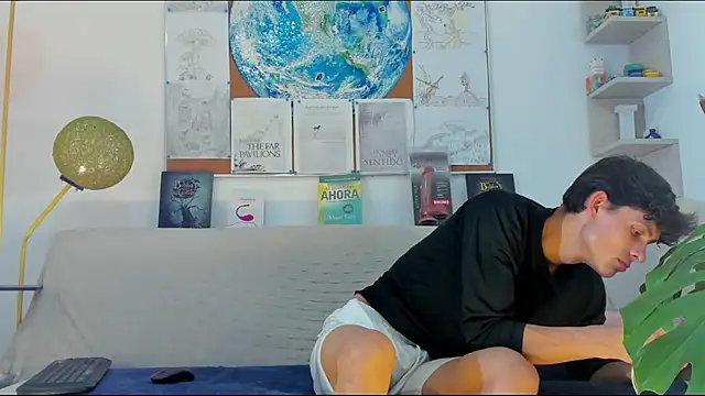 Snapshot of logan_thomas chatting on 07-14-26, 05:52 logan thomas online show from 07-14-26, 05:52