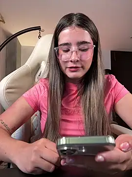 Snapshot of Stormiie777 chatting on 02-27-26, 02:01 Stormiie777 online show from 02-27-26, 02:01