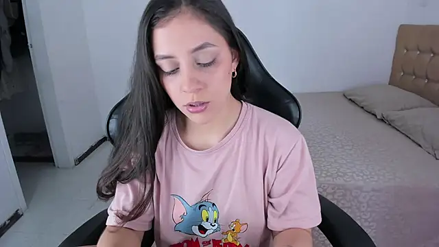 EmmaGrace1999 online show from 10-23-25, 04:49