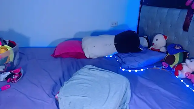 Pamelanicole online show from 11-22-25, 02:43