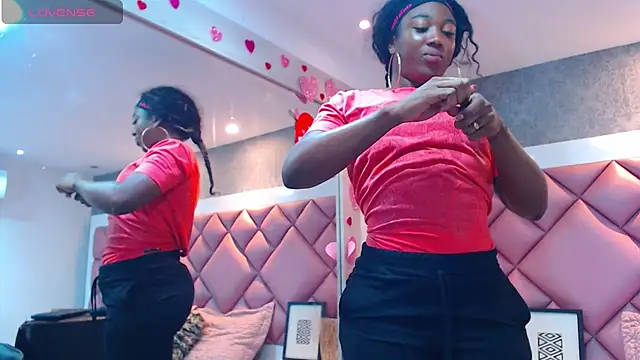 DanielaDuff online show from 11-08-25, 07:39