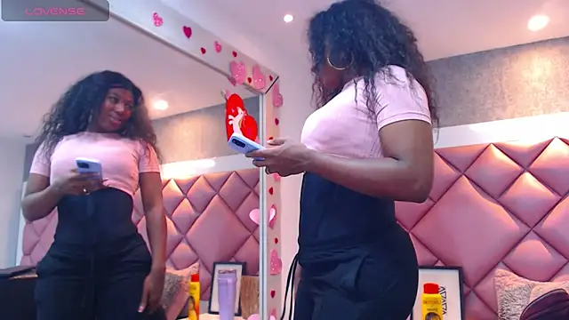 DanielaDuff online show from 11-20-25, 07:47