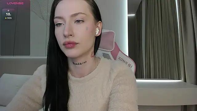 Snapshot of JenniferQueen11 chatting on 05-28-26, 03:40 JenniferQueen11 online show from 05-28-26, 03:40