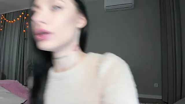 JenniferQueen11 online show from 10-24-25, 01:10