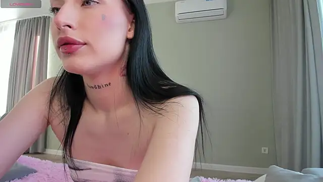 JenniferQueen11 online show from 09-27-25, 02:18