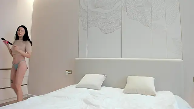 JenniferQueen11 online show from 11-30-25, 08:37