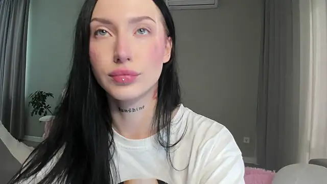 JenniferQueen11 online show from 09-14-25, 09:20