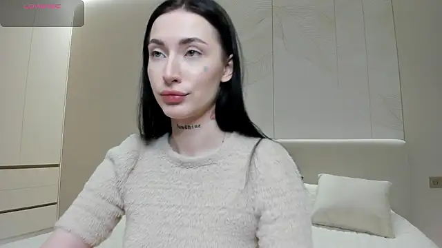 JenniferQueen11 online show from 03-11-26, 04:56