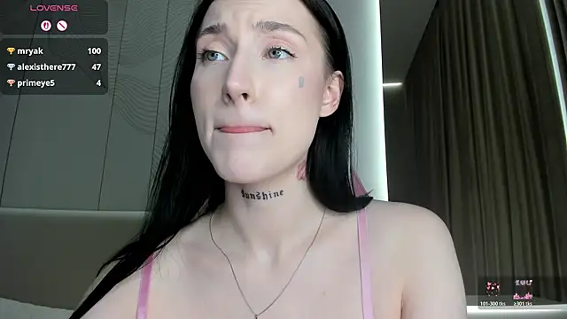 JenniferQueen11 online show from 04-15-26, 07:58