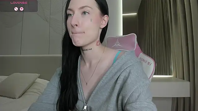 Snapshot of JenniferQueen11 chatting on 07-12-26, 04:30 JenniferQueen11 online show from 07-12-26, 04:30