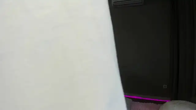 JenniferQueen11 online show from 09-19-25, 04:22