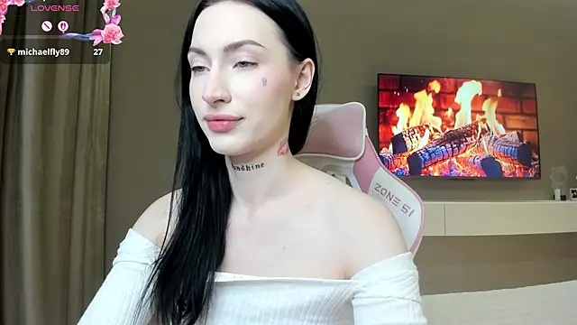 JenniferQueen11 online show from 01-08-26, 04:13