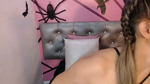 greatASS Latina online show from 10-31-25, 11:40