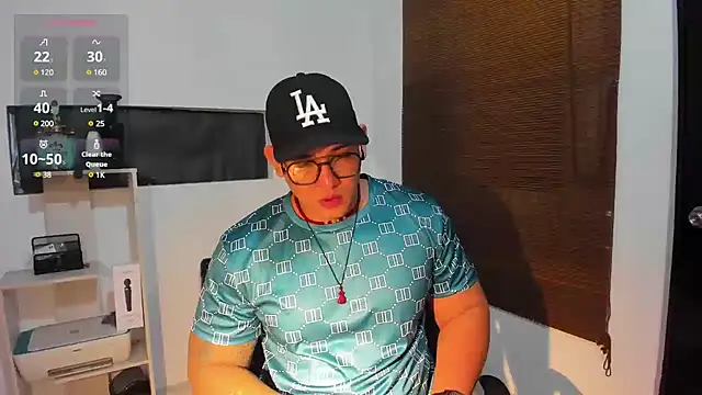 Snapshot of Colton_Massif chatting on 01-12-25, 07:32 Colton Massif online show from 01-12-25, 07:32