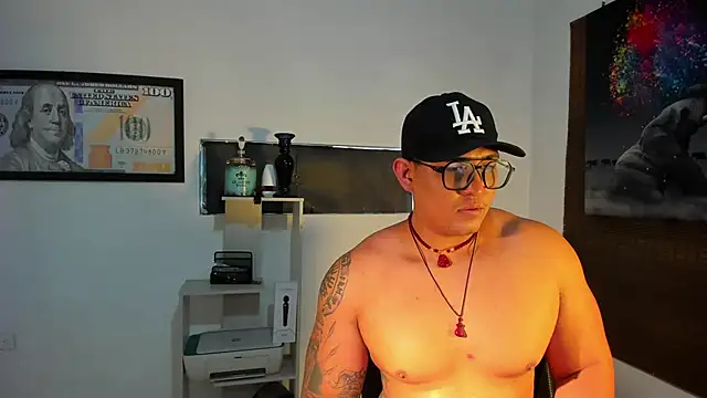 Snapshot of Colton_Massif chatting on 01-15-25, 12:36 Colton Massif online show from 01-15-25, 12:36