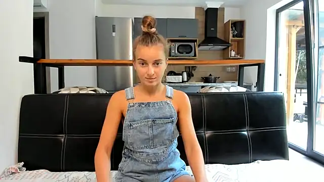 ElizSweet online show from 10-28-25, 08:24